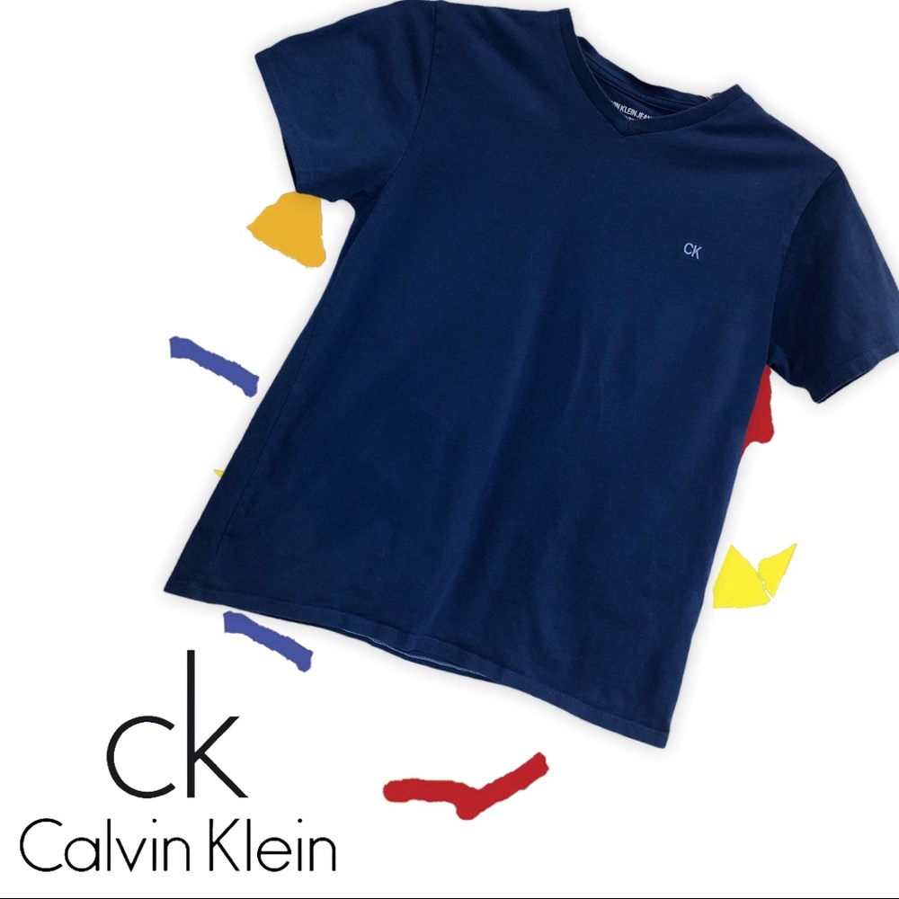 NWOT CALVIN KLEIN Boy's T-shirt